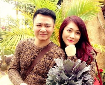 Tu Long lam tho tang con gai moi chao doi hinh anh