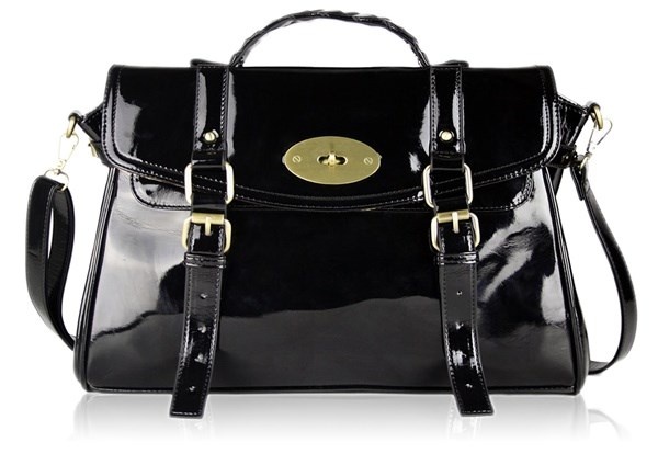 Túi Satchel: túi xách tay cỡ trung, có dây dài để đeo vai và nắp đậy kèm khóa cài phía trước.