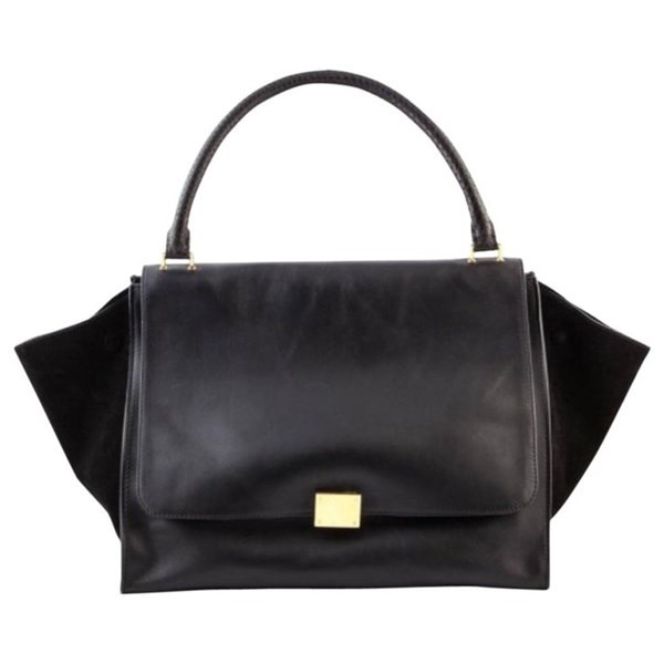 Túi Trapeze: hai bên thân túi được may rộng hơn, tạo thành tổng thể hình thang.