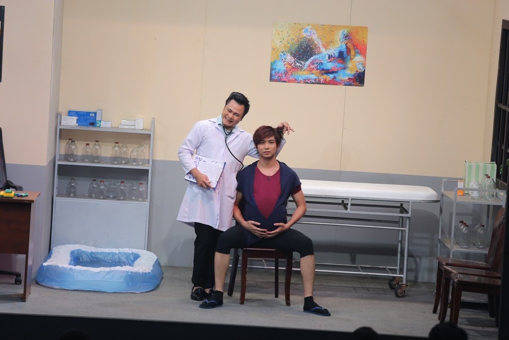 Tim khiến nhiều người xúc động vì cách xử lý tình huống khéo léo và được Hoài Linh khen là 