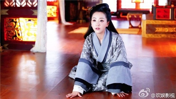 Yêu quá hóa hận, Thành Quân quyết tâm trả thù. Thế rồi, cô ngày càng trở nên tàn bạo, độc ác. Tuy nhiên đến phút cuối, Thành Quân vẫn không được gì và phải nhận kết cục bi thảm.      Dương Dung rất có duyên với các vai phản diện. Cô thể hiện ấn tượng sự sắc sảo, thủ đoạn của Hoắc Thành Quân. Mỗi ánh mắt, cử chỉ và dáng điệu của cô đều toát lên được phong thái của nhân vật.