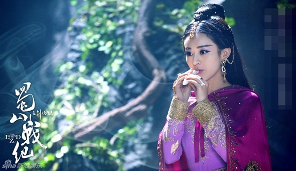 4. Ngọc Vô Tâm trong Thục sơn chiến kỷ Kiếm hiệp truyền kỳ  Ngọc Vô Tâm (Triệu Lệ Dĩnh) xinh đẹp lộng lẫy, thông minh và có chút tà khí. Nàng là con gái của tên đại ma đầu Lục Bào Tôn Giả nên từ nhỏ đã được dạy giỗ nghiêm khắc là phải đoạn tuyệt với ái tình. Ấy vậy mà nàng vẫn dính vào lưới tình.