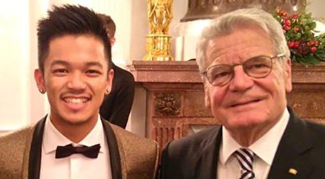 Trong Hieu duoc Tong thong Duc moi du bua toi hinh anh