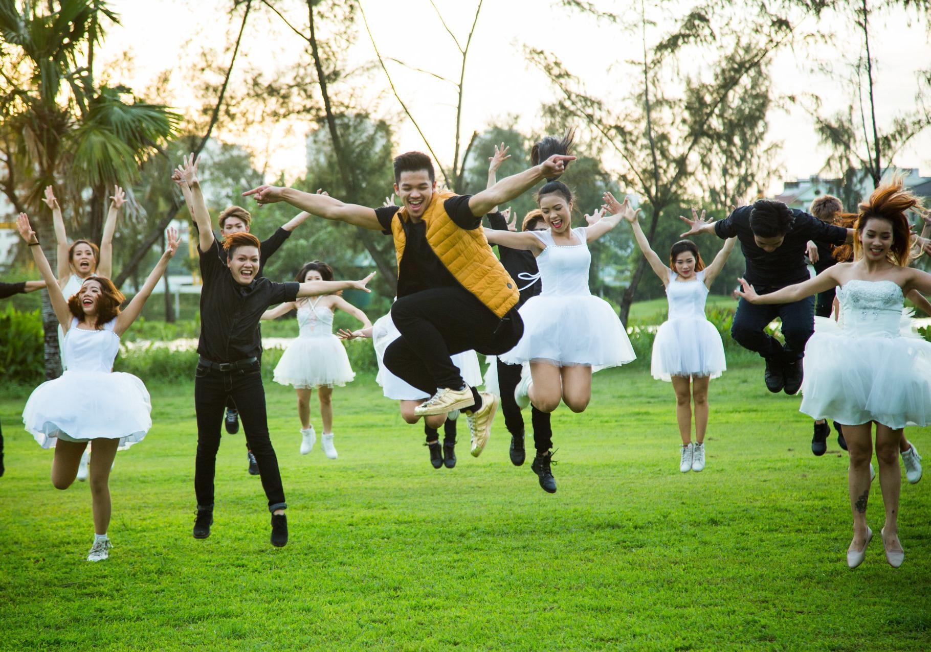 Let me be the one - Trong Hieu hinh anh