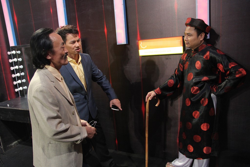 Nghệ sĩ Giang Còi từ Hà Nội vào TP HCM tham gia Ơn giời, cậu đây rồi. Hội ngộ các đồng nghiệp phía Bắc như Tụ Long, Xuân Bắc, anh vui vẻ trò chuyện, hỏi han công việc.