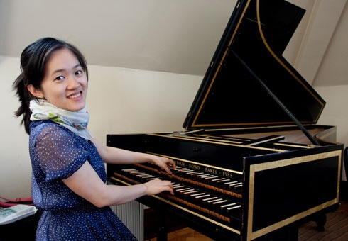 Nghe si piano Trang Trinh: Trong cai kho cang can sang tao hinh anh