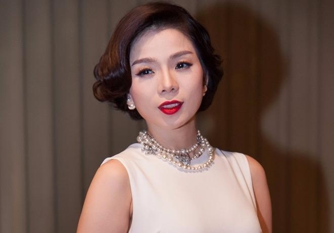 Nhung cuon sach yeu thich cua ca si Le Quyen hinh anh