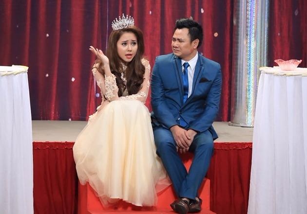 Tuong Vy to gioi tinh that Tu Long o On gioi, cau day roi hinh anh