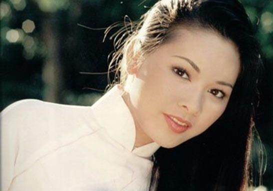 Nhu Quynh tung suyt bi me cho uong thuoc chuot hinh anh