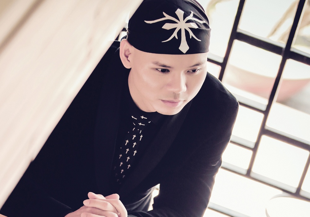 Phan Dinh Tung mat 5 nam de lam album hinh anh