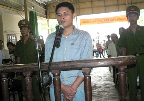 Xu tai xe tong chet 2 nu sinh tren duong di buon hoa hinh anh