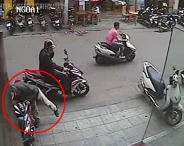 O trom xe may doi tien chuoc bi triet pha hinh anh