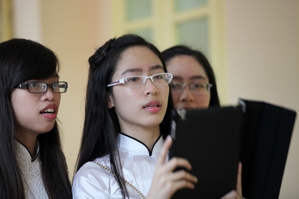 Thi tot nghiep 2 mon, tuyen sinh tuy truong hinh anh