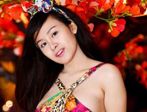 Huyen Chip, Ba Tung va anti-fan: Ai nguy hiem hon? hinh anh