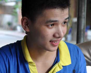 Nam sinh tung gay trong toi duoc nhan vao truong DH hinh anh