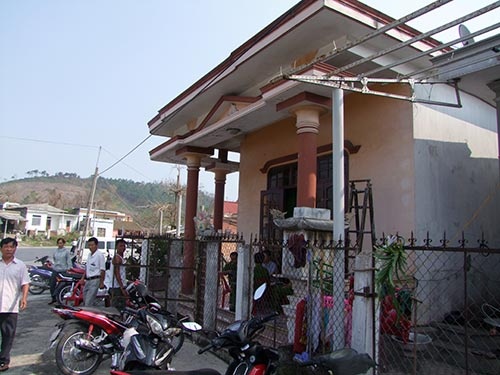 Dot nhap nha san phu nang trom mot ty hinh anh
