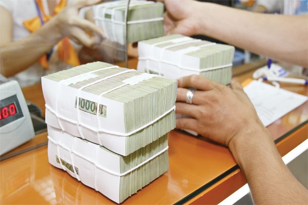 Nu canh sat giao thong moi tien ty doi dien an tu hinh anh