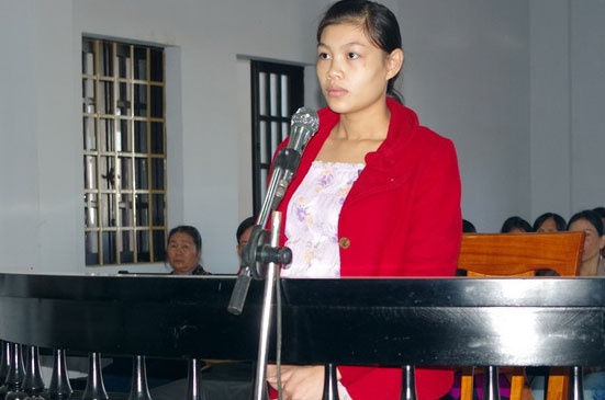 Vo sat hai chong vi nghi ngoai tinh hinh anh
