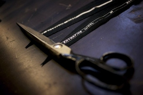 Mot nu dieu duong bi dong nghiep dam trong benh vien hinh anh