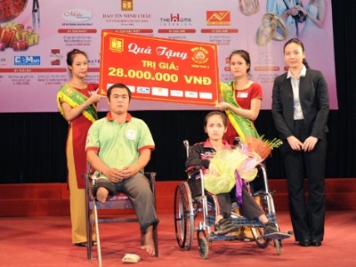 Chuyen tinh lang man va mao hiem hinh anh