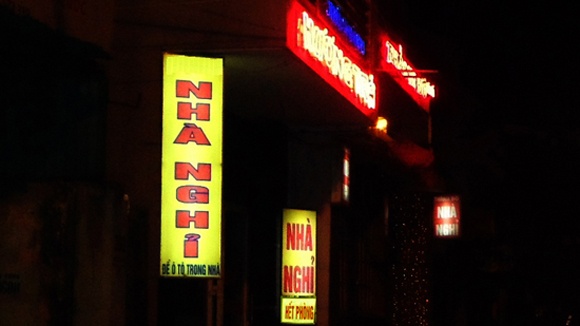 Truy tim hung thu giet nguoi trong nha nghi hinh anh