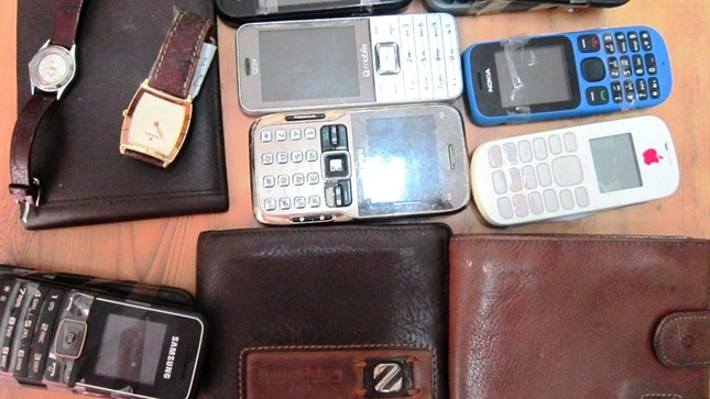 39 lan di trom kiem tien chuoc gai 'ban hoa' hinh anh