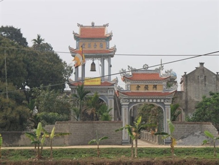 Gia danh cong an, lua tien nha chua hinh anh