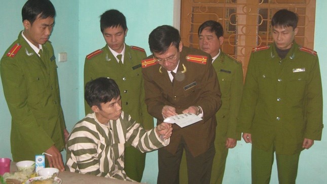 Noi niem nguoi vo tu choi nhan xac tu tu hinh anh