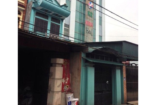 Nhà nghỉ P&T Plaza nơi phát hiện 3 người chết lõa thể.