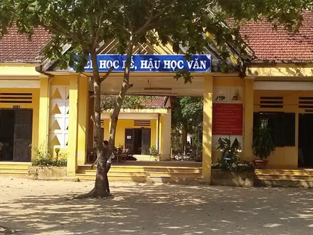 Khoi to bao ve dam o hai hoc sinh lop 1 va 2 hinh anh