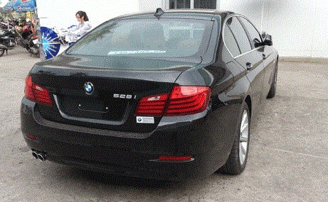 'Thieu gia' di xe sang dam chay mau mieng CSGT hinh anh