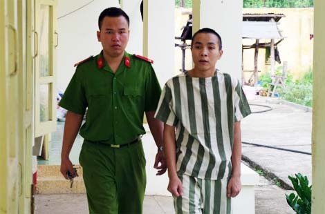 Bat ke doa tung anh nong cua thieu nu len mang hinh anh