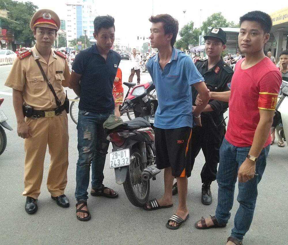 Dac nhiem khong che hai ten cuop tren pho hinh anh