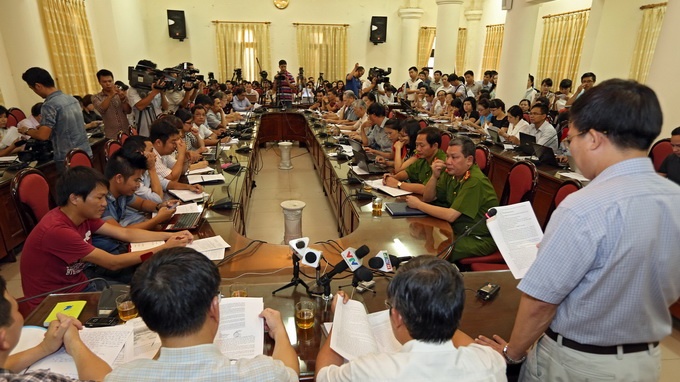 Quang cảnh buổi họp báo. Ảnh: Tuổi Trẻ.