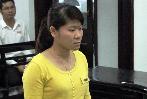 Nu canh sat giao thong linh 14 nam tu hinh anh