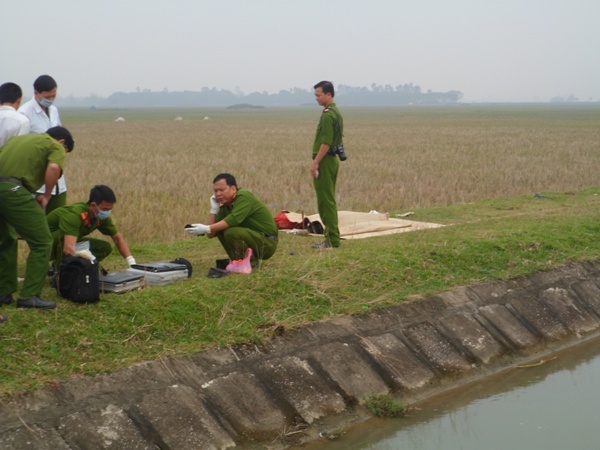 Truy bat khan cap ke giet ban hinh anh