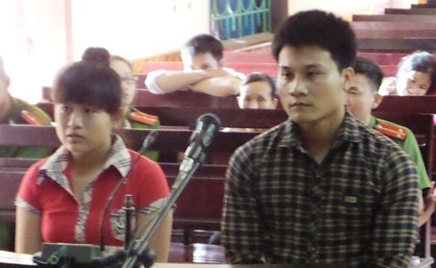 Các bị cáo tại phiên tòa xét xử.