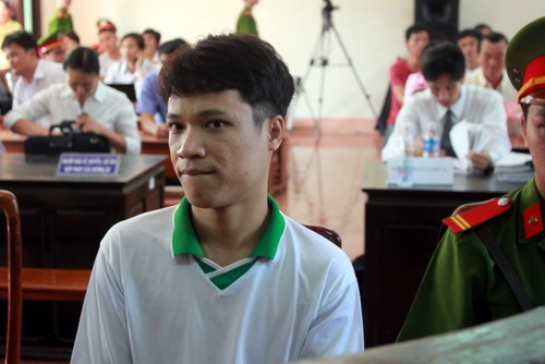 Lê Bá Mai tại phiên xử chiều 3/1/2013. Ảnh: Phụ nữ TP.HCM.