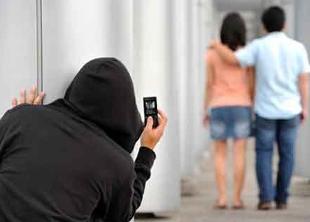 Moi quan he bi mat cua nu giam doc ham 'phi cong tre' hinh anh