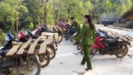 Kinh hoang 'hung than xa lo' noi bien gioi hinh anh