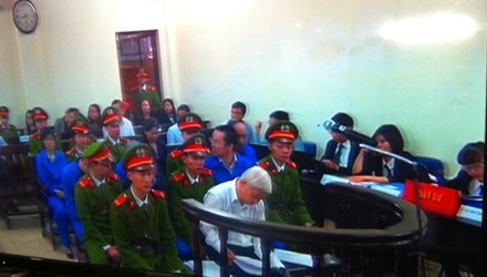 Bau Kien xin tu doc don khang cao 118 trang hinh anh