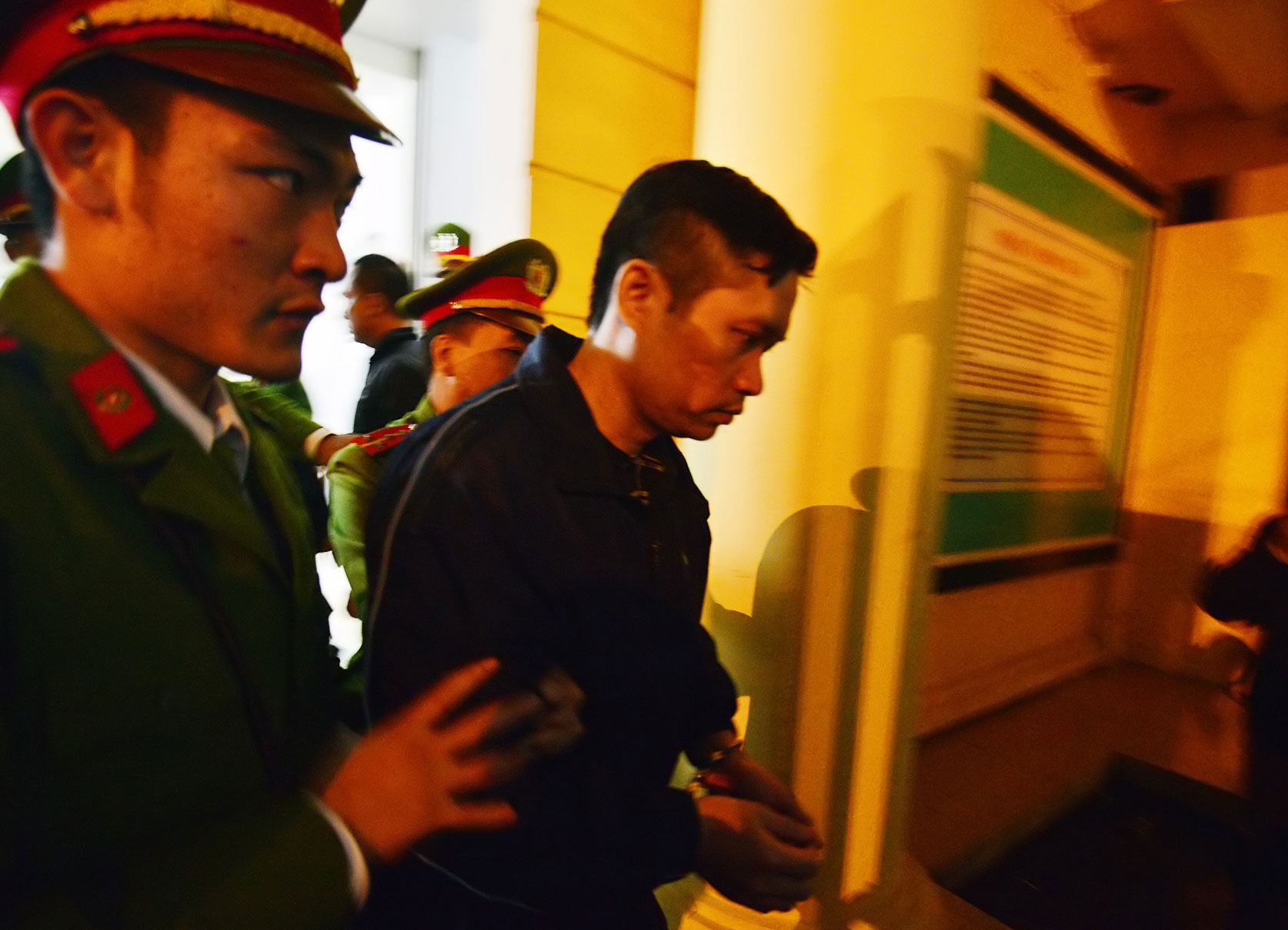 Bi cao Tuong linh 19 nam tu, boi thuong hon nua ty hinh anh