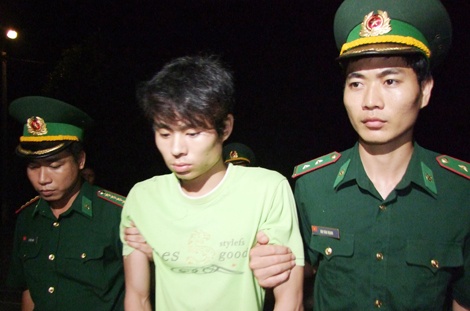 Chuyen an de doi cua Bo doi Bien phong phoi hop voi Cong an hinh anh