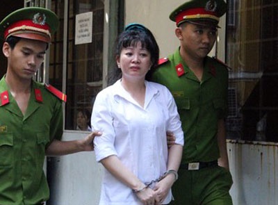 Lua 8 phu nu sang Nga ban dam, nguoi dep bi 10 nam tu hinh anh