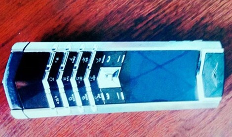 Chiếc điện thoại Vertu có giá <abbr class=