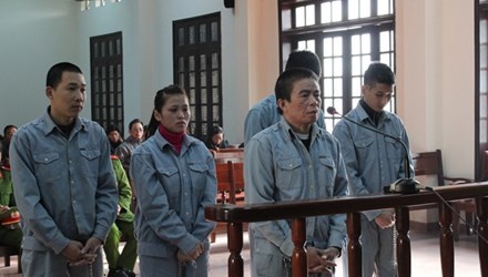 Các bị cáo tại phiên sơ thẩm.