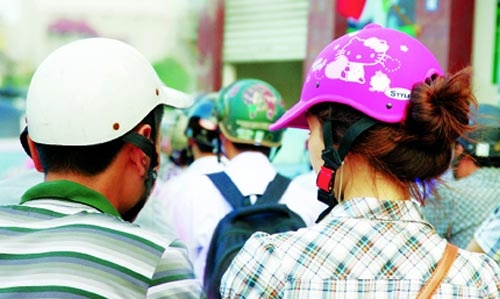 Tai dien bang nhom cuop bang mu bao hiem hinh anh