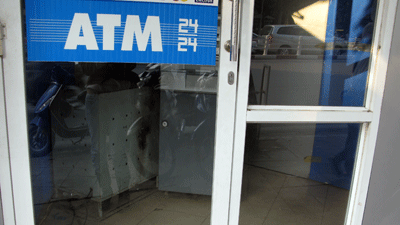 Pha ket ATM lay di 900 trieu dong hinh anh