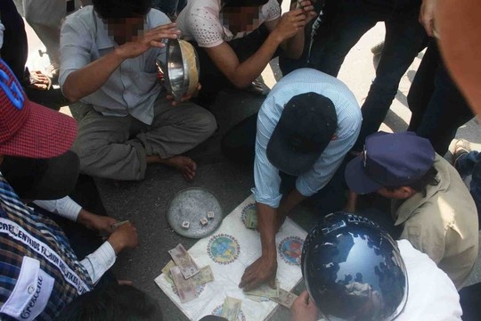 Co bac, boi toan no ro hinh anh