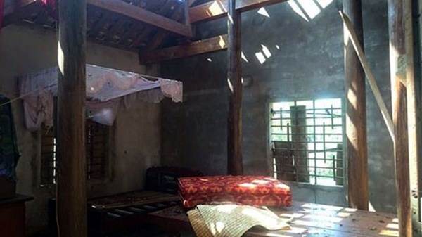 Hang tram ngoi nha toc mai do loc xoay va mua da hinh anh